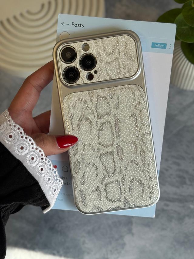 قاب پایتون سفید 