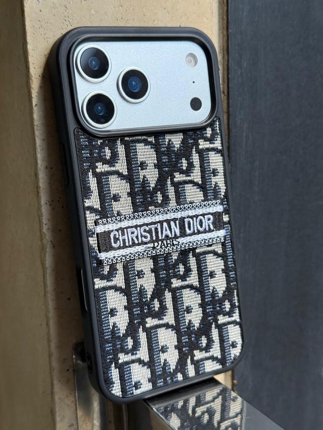 قاب Christian Dior گلدوزی 
