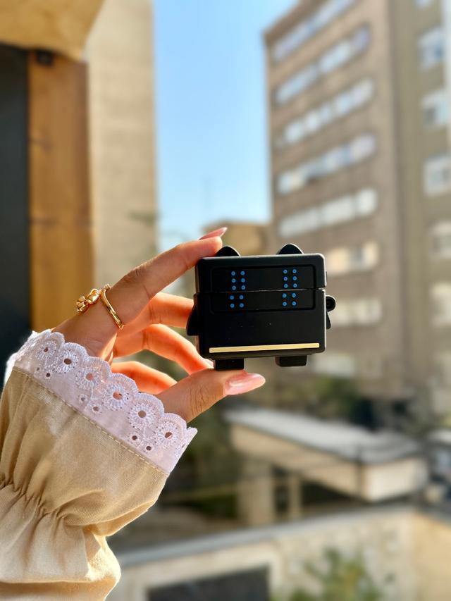 ایرپاد سیلیکونی روبات